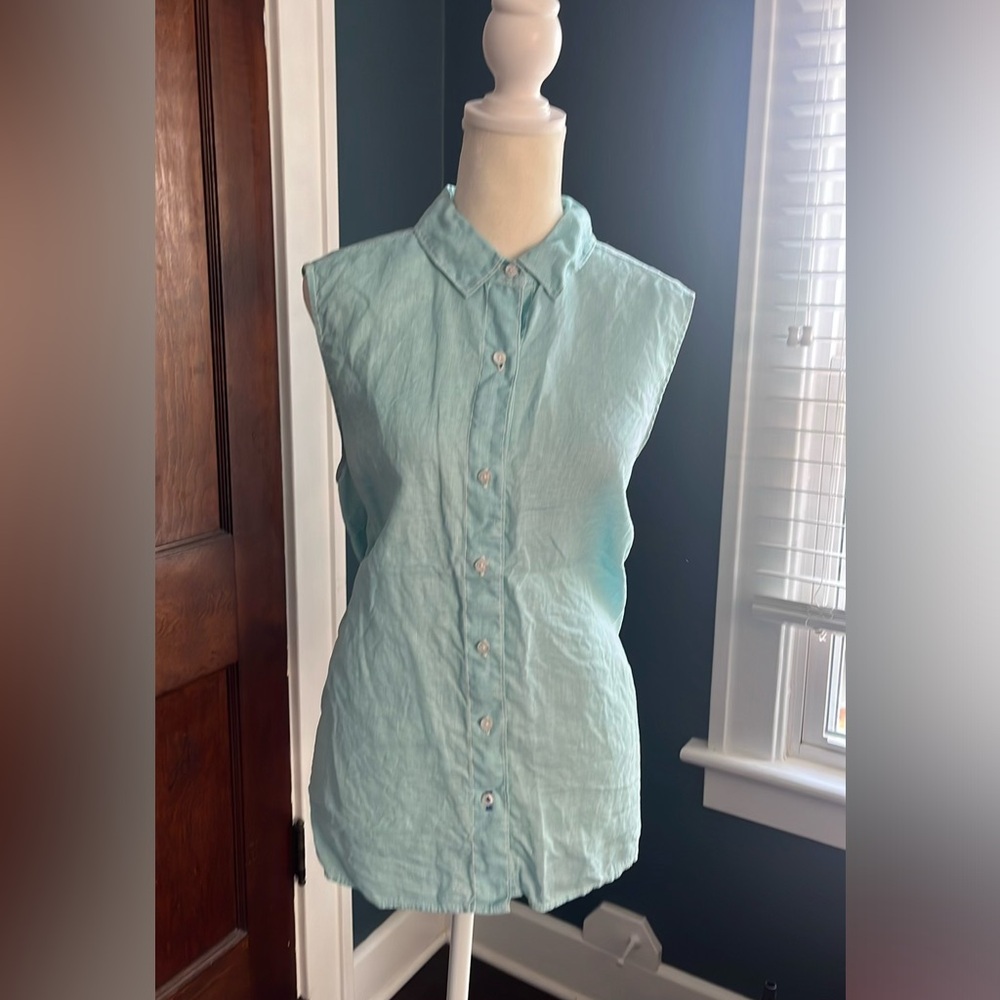 Tommy Bahama Sleeveless Button Down